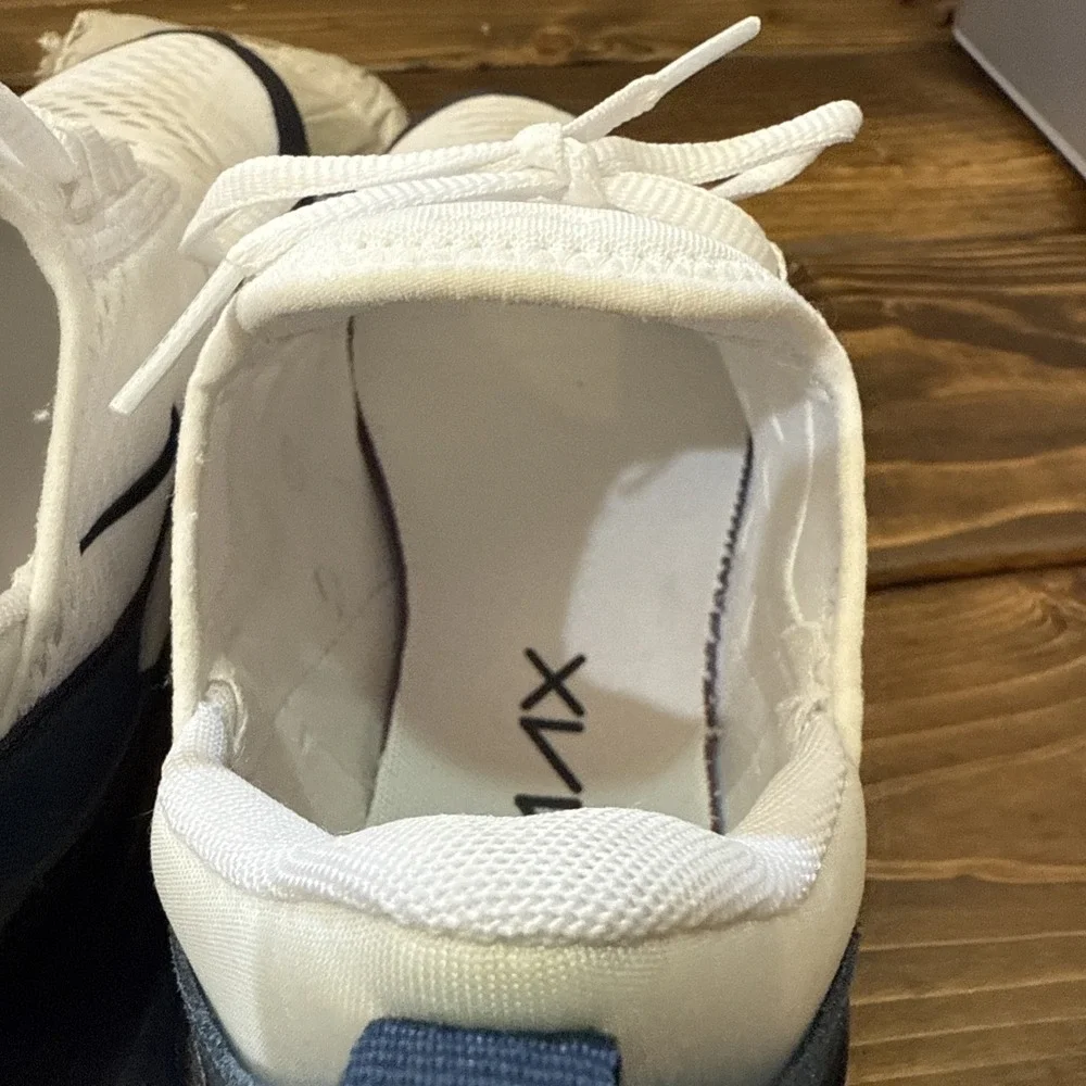 Size‎ 11.5- Women's Air Max 270 White Armory Navy Blue Slate HQ1646-100 Sneakers